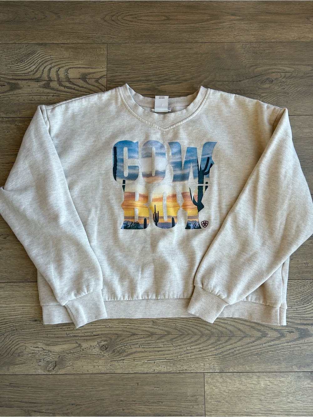 Ariat Women’s L “Cowboy” Cropped Sweatshirt  Oatmeal Tan with back detail - Picture 2 of 6